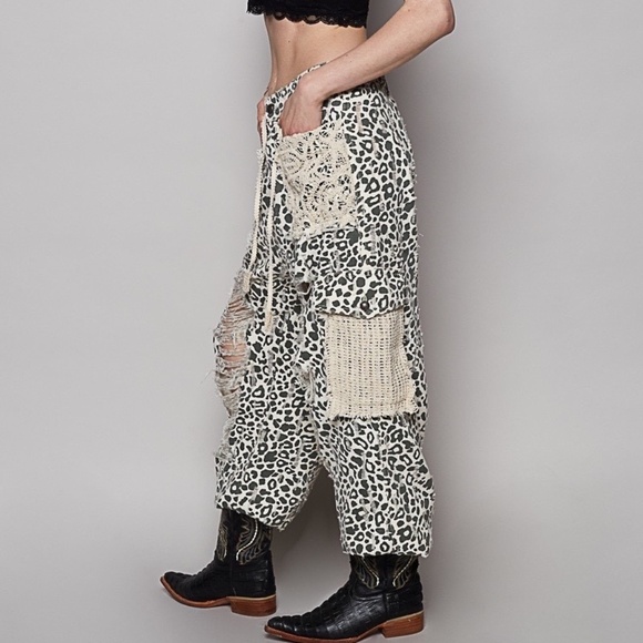 New POL Clothing Distressed Joggers Womens Sweatpants Oversized Denim Pants Love - Picture 2 of 8